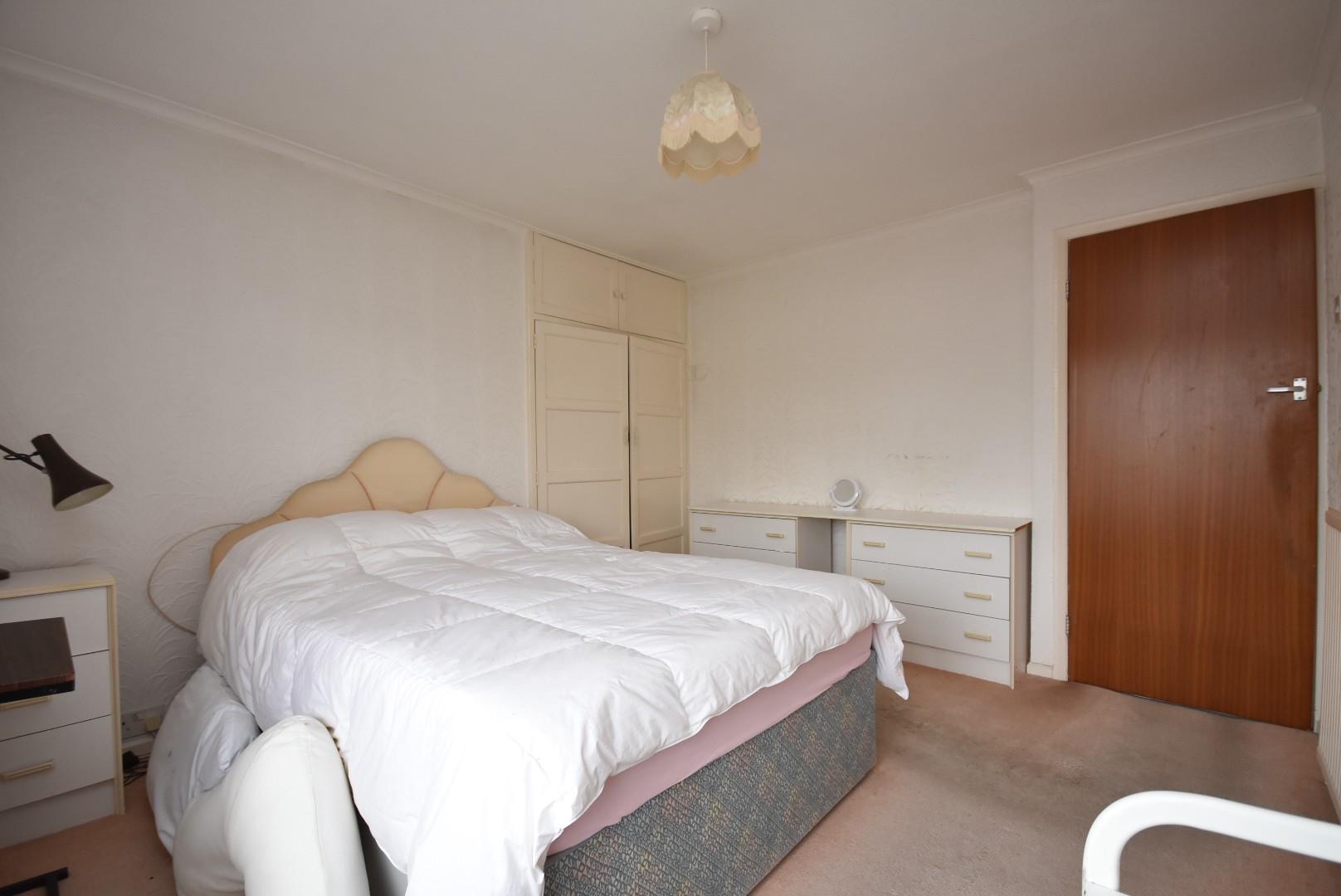 32 Laburnum Way, Penarth, CF64 3NF